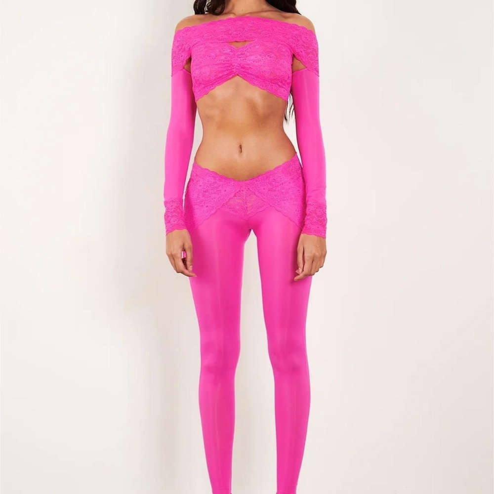 Poster girl set